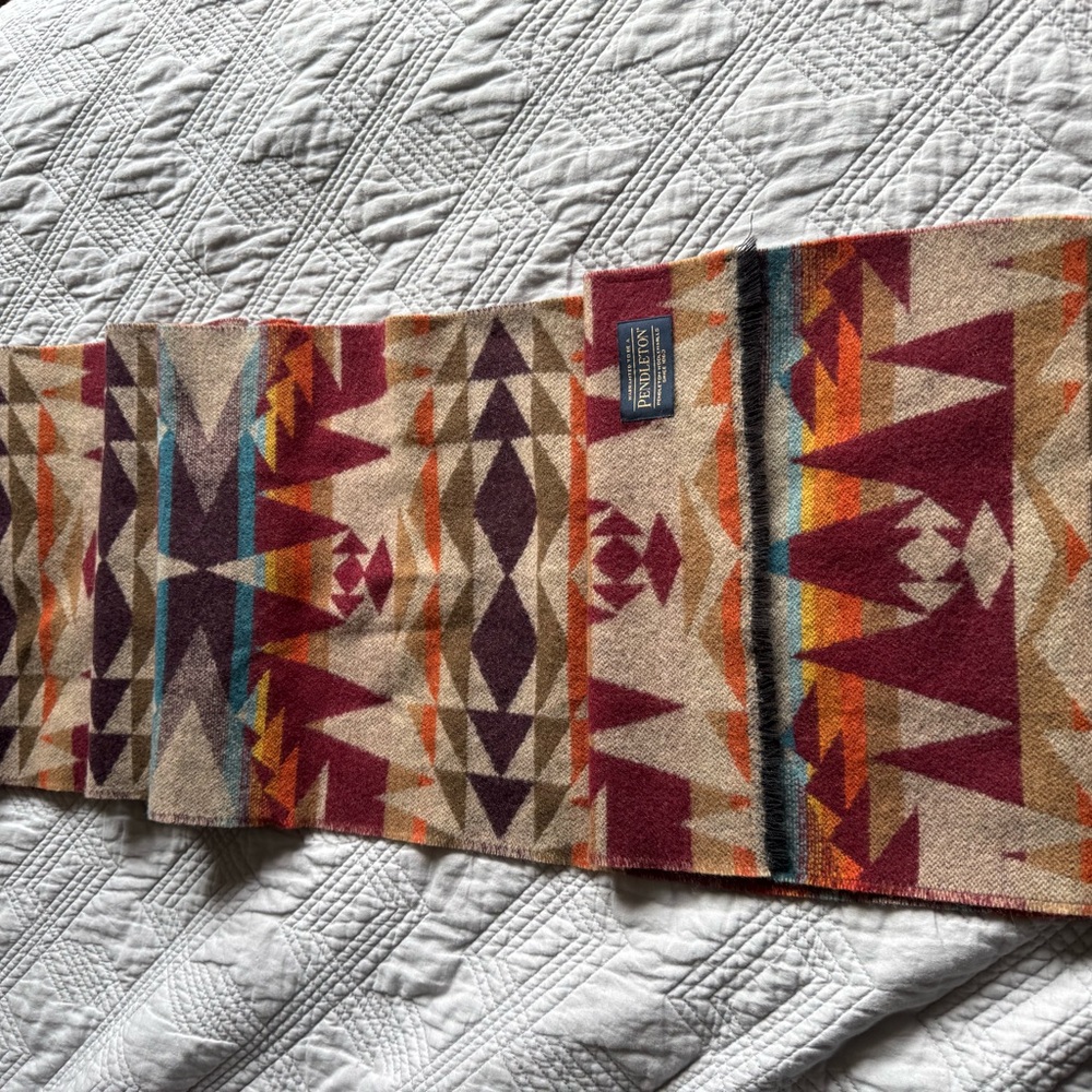 Geometric Patterned Wool Scarf pendleton
